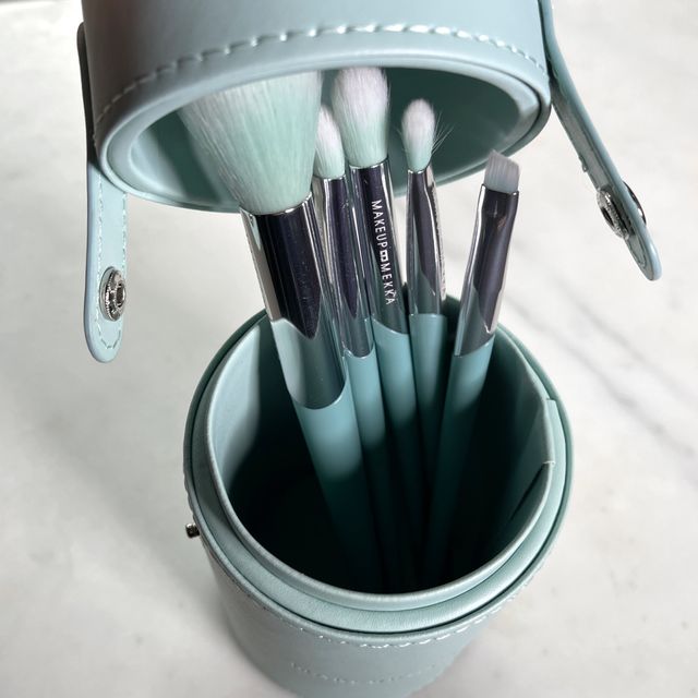 Minty Brush Set & Cup Minty Brush Set & Cup